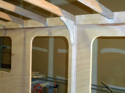 Knees on side support are a nice tougch