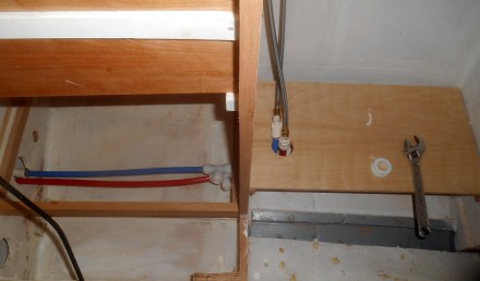 Head sink connections